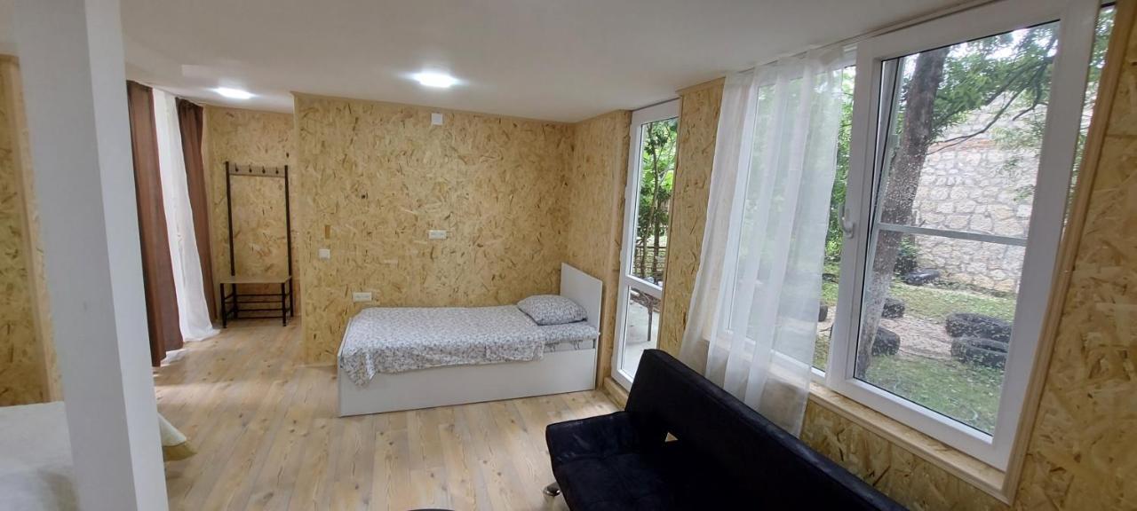 Guest House Mart Villa Martvili Bagian luar foto