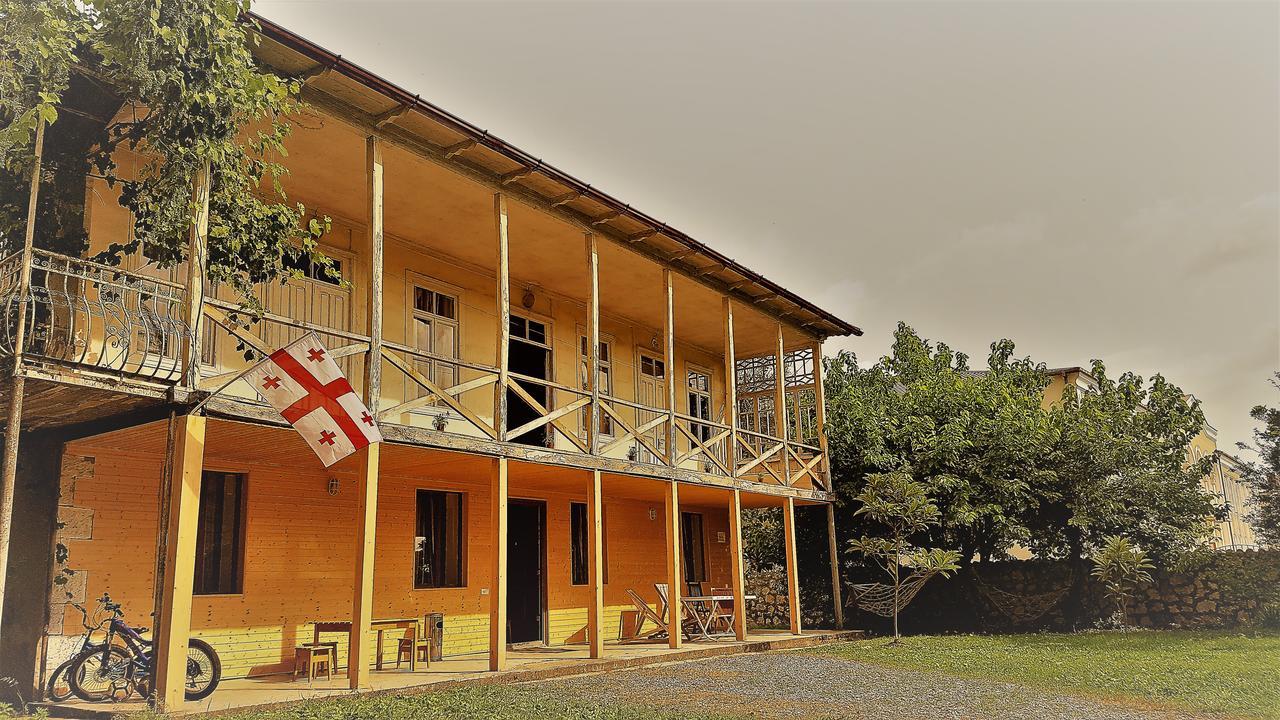 Guest House Mart Villa Martvili Bagian luar foto