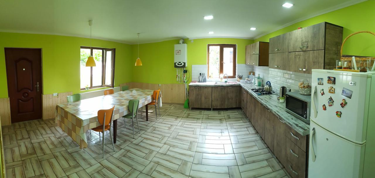 Guest House Mart Villa Martvili Bagian luar foto