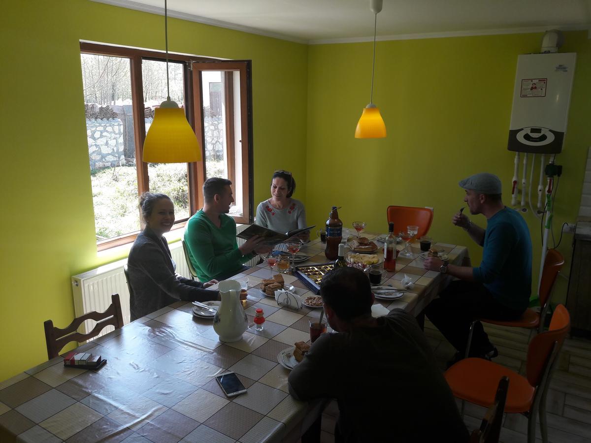 Guest House Mart Villa Martvili Bagian luar foto