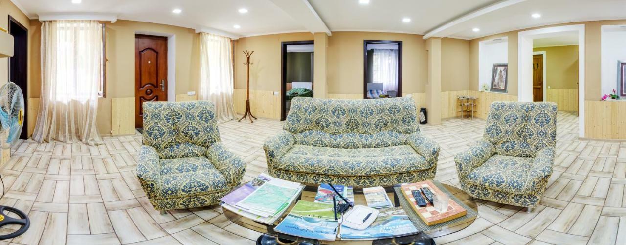Guest House Mart Villa Martvili Bagian luar foto